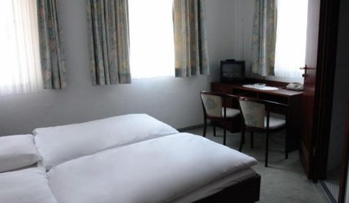 gut ausgestattete Zimmer im Hotel Filoxenia